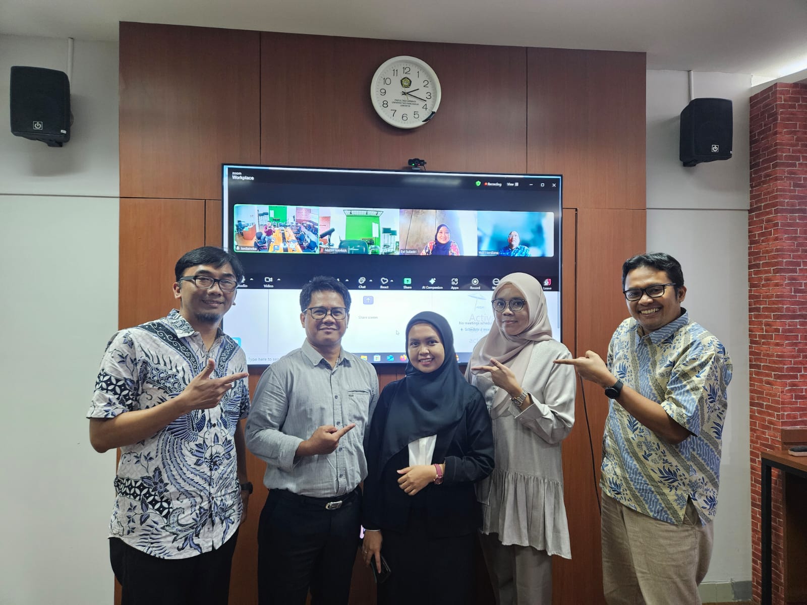 Maya Nurul Rahma M.Farm, Lulus S2 3 Semester dengan Pujian dan Lanjut Fast Track S3